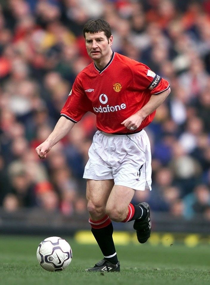 Cầu thủ Denis Irwin tài ba trong cách chơi